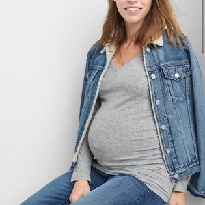 Gap Pure Body Maternity Long Sleeve V neck